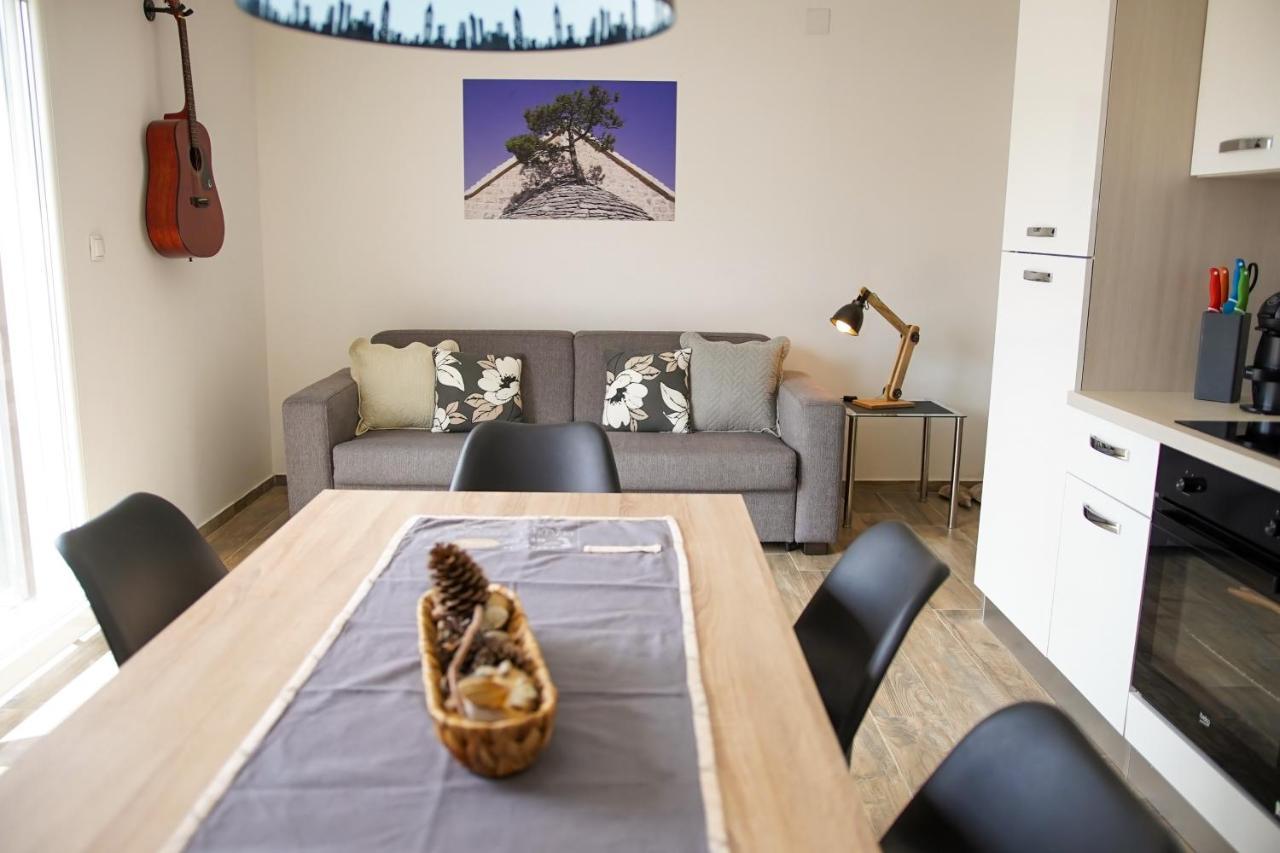 Kaprije Apartmani Tina I Ena Eksteriør bilde