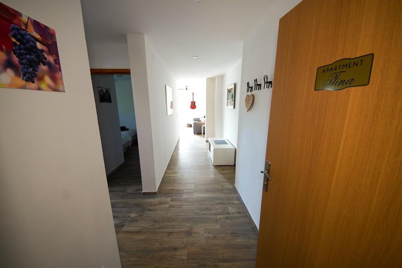 Kaprije Apartmani Tina I Ena Eksteriør bilde