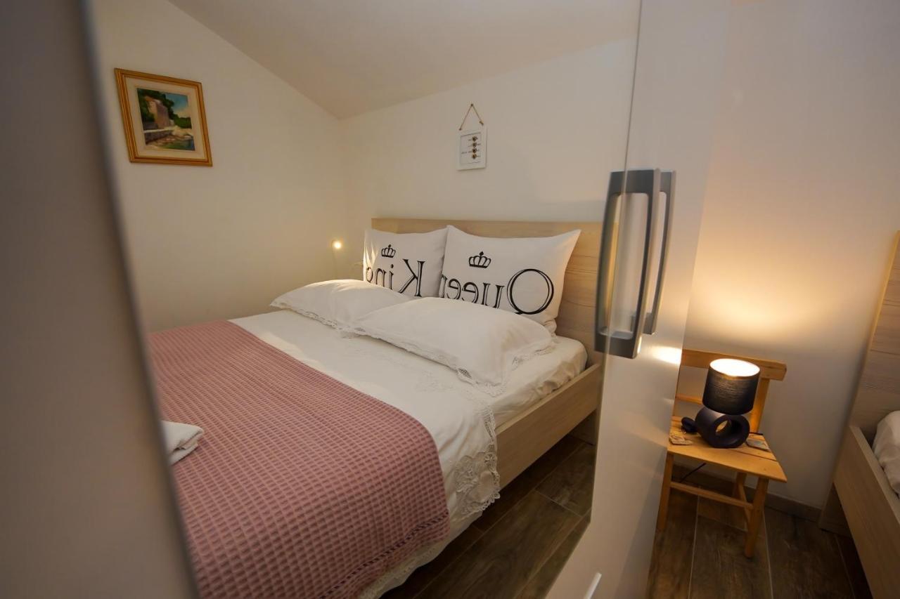 Kaprije Apartmani Tina I Ena Eksteriør bilde