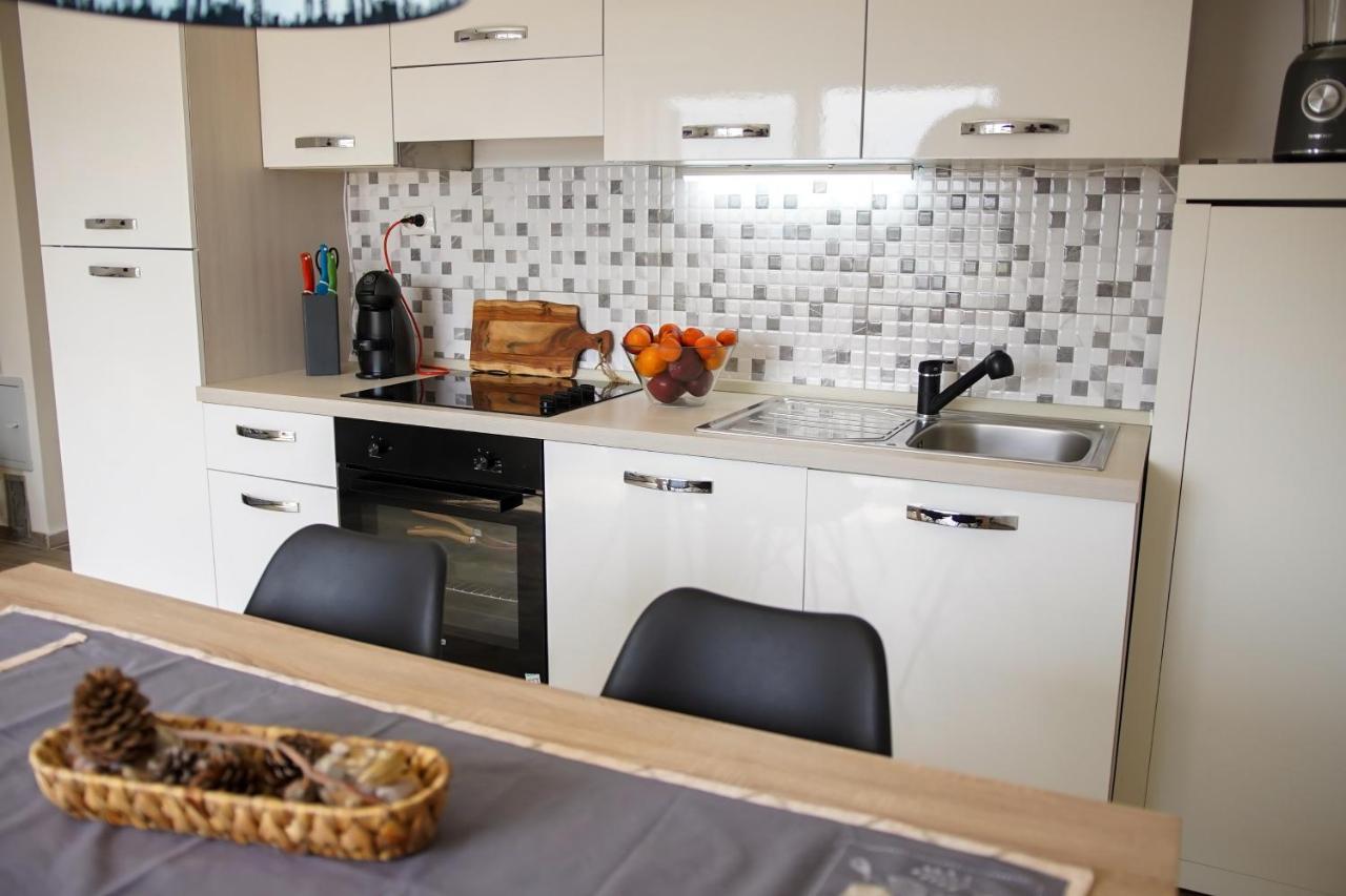 Kaprije Apartmani Tina I Ena Eksteriør bilde