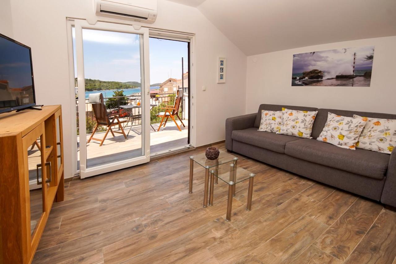 Kaprije Apartmani Tina I Ena Eksteriør bilde